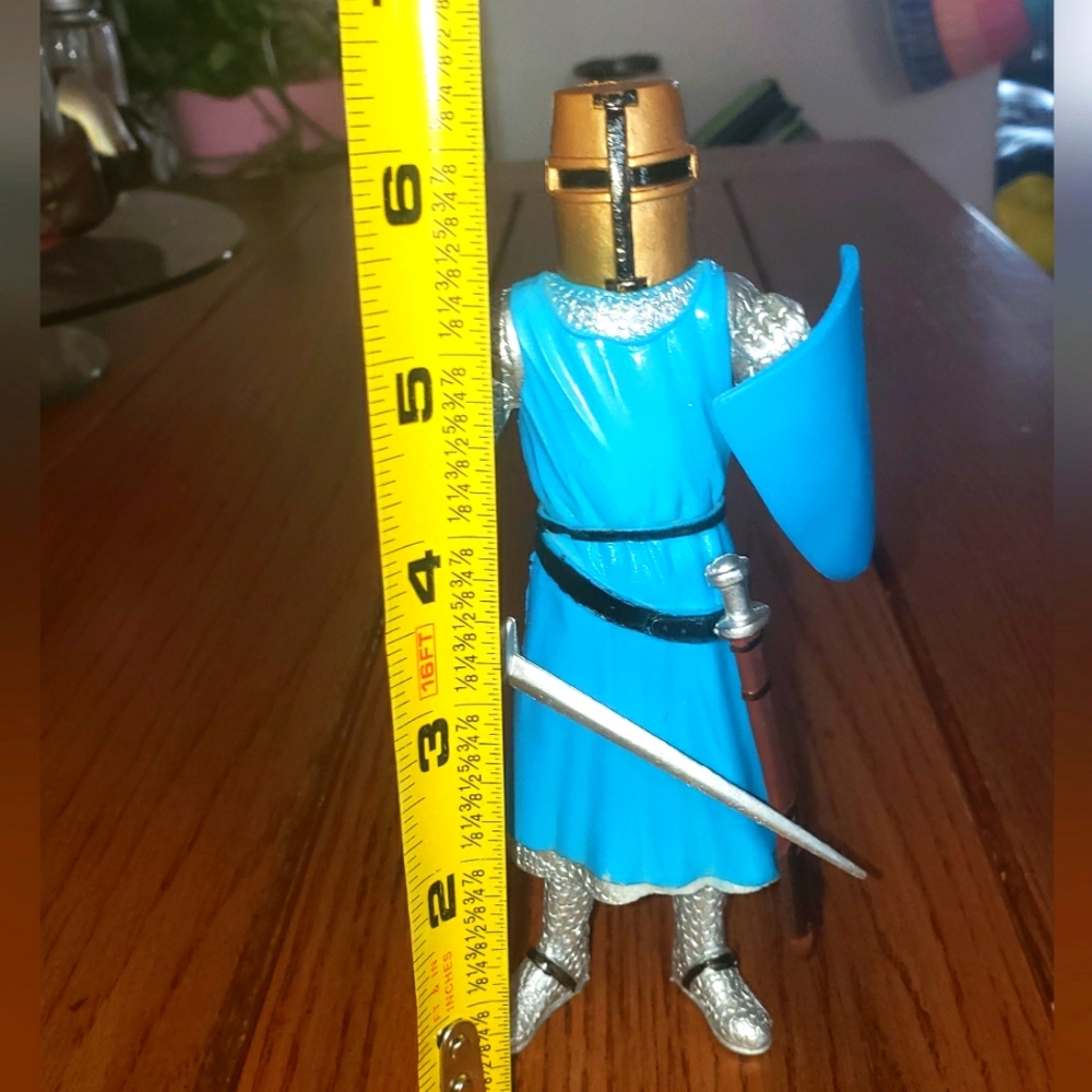 Lot of 4 medieval knights 6in figure